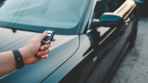 cómo resetear una llave de carro