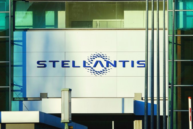 ¿Qué marcas de autos fabrica Stellantis?