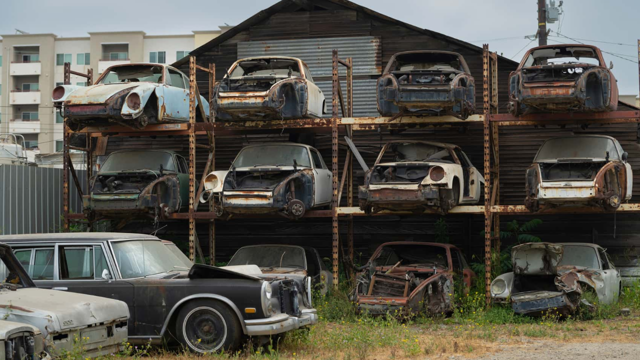 RM Sothebys presenta el depósito de chatarra de autos más costoso