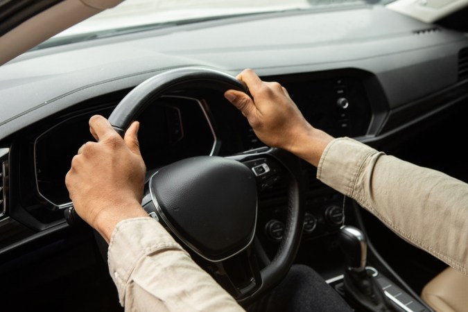 Paso a paso: cómo regular la altura y alcance del volante