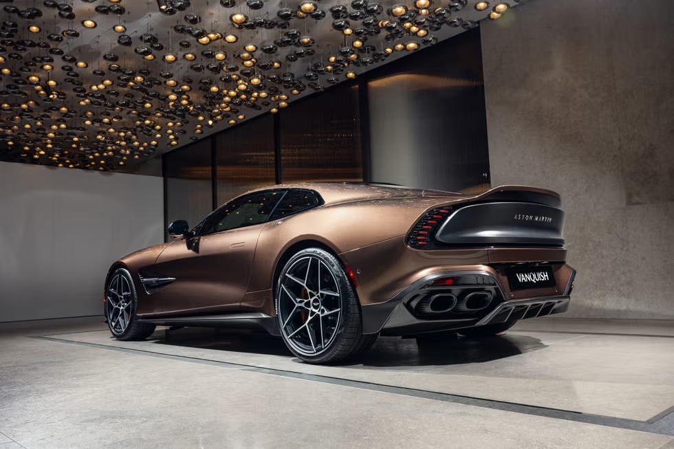 Aston Martin Vanquish 2025