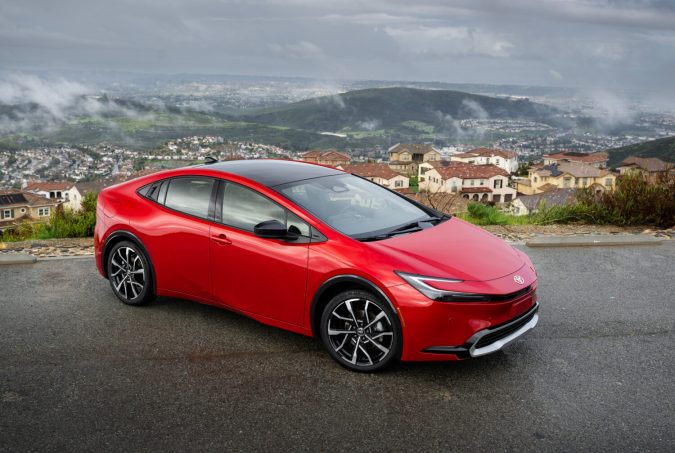 Toyota renueva su híbrido estrella: conoce el Prius Plug-in Hybrid 2025