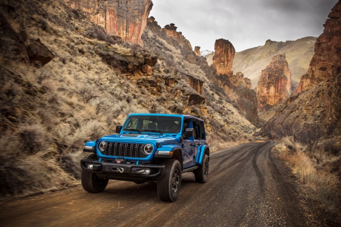 Jeep actualiza los Wrangler 2025 para más aventuras