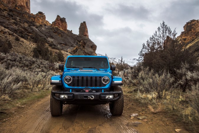 Jeep actualiza los Wrangler 2025 para más aventuras