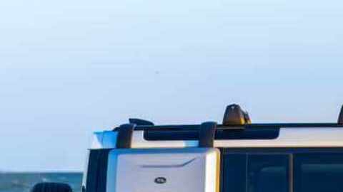 Land Rover Defender Beach Break Edition 2025