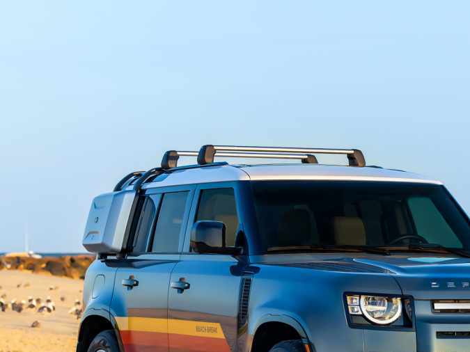 Land Rover Defender Beach Break Edition 2025
