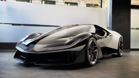 Lotus Theory 1: el futuro inteligente
