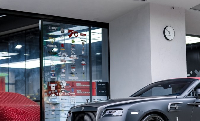 Tiktoker desvela el lujo del asiento trasero de un Rolls-Royce