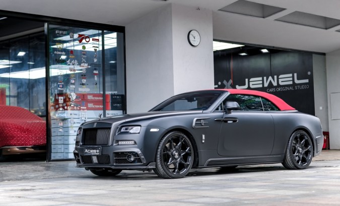 Tiktoker desvela el lujo del asiento trasero de un Rolls-Royce