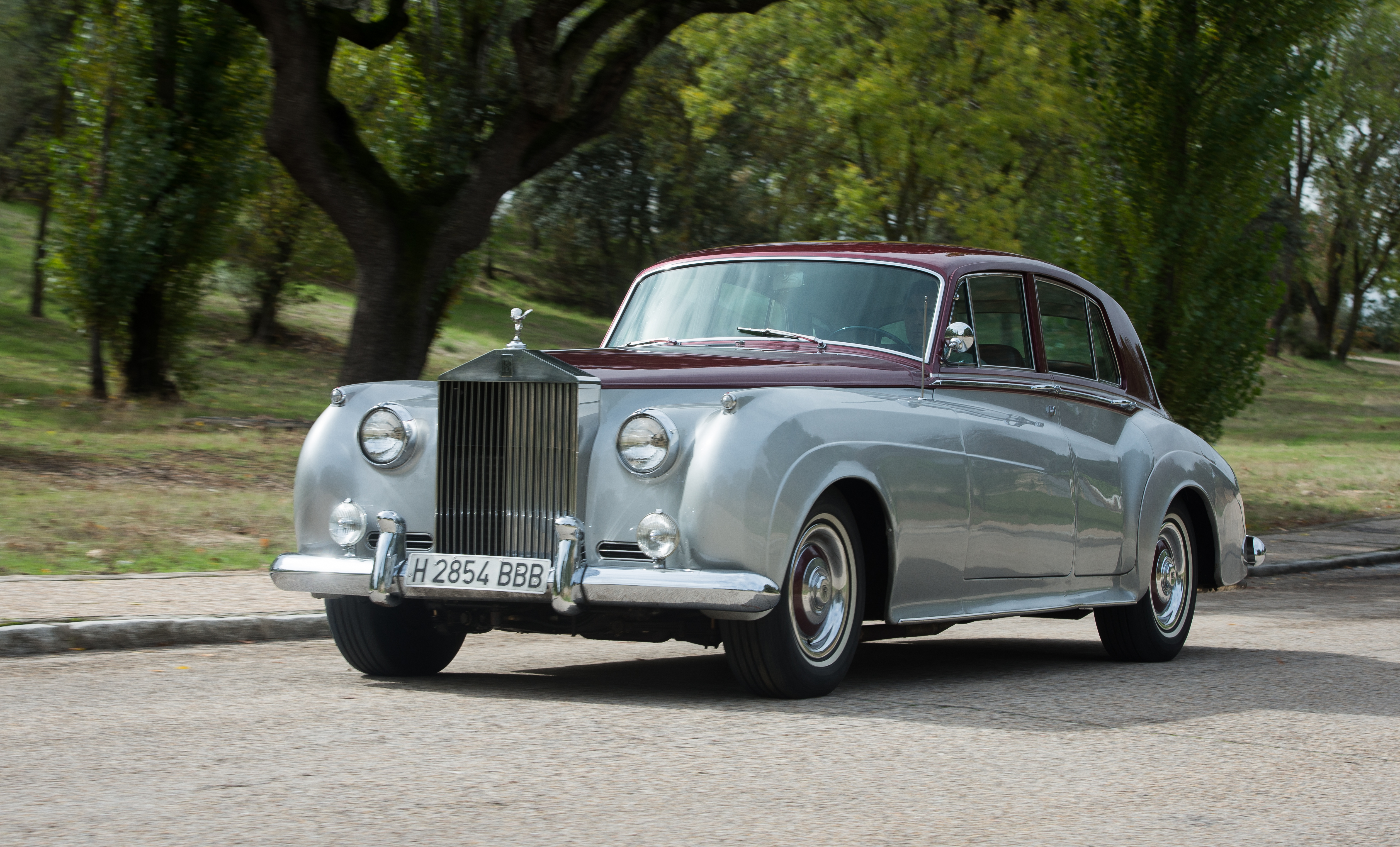 Rolls Royce Silver Cloud shutterstock_1662171583