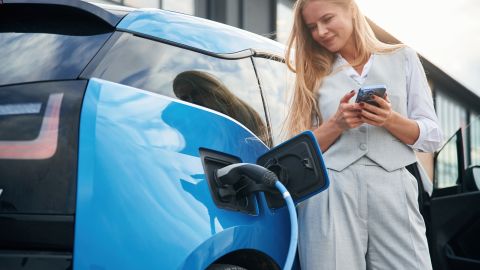 ¿Cómo afecta conducir un auto eléctrico a nuestra mente?