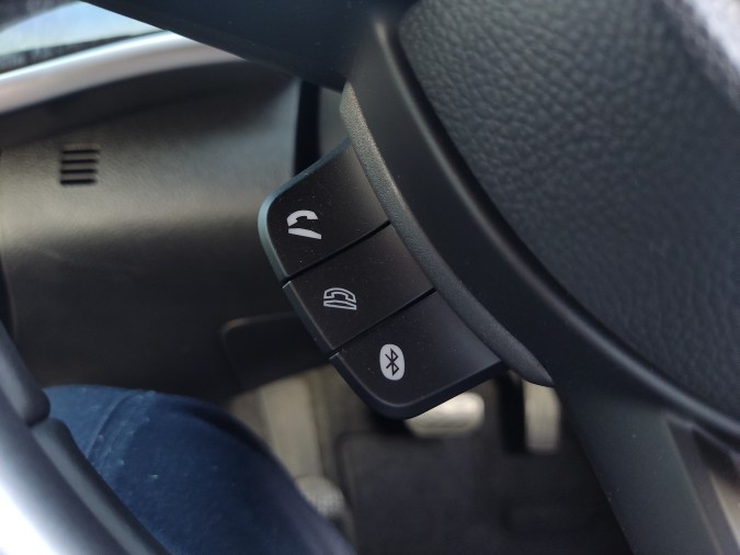 Tu auto no tiene Bluetooth: 3 métodos para agregarlo fácilmente