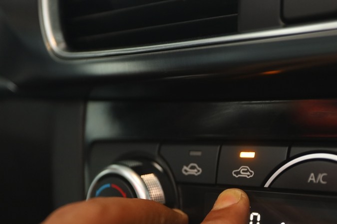 Cómo desempañar los vidrios rápidamente en días lluviosos