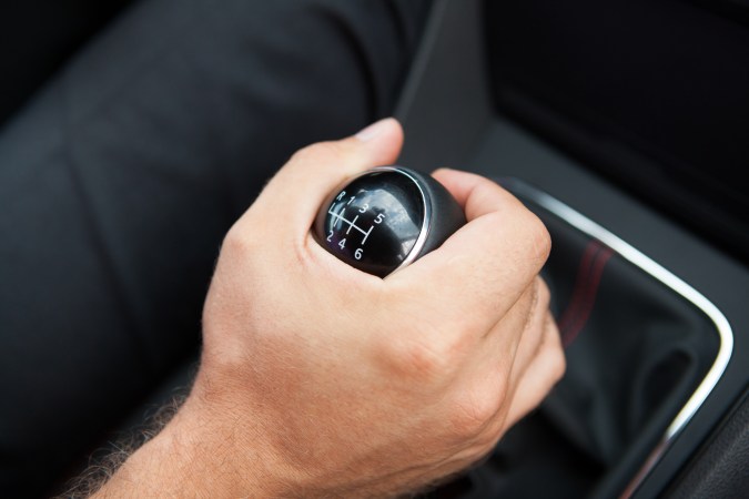 Los carros más destacados con transmisión manual en 2024