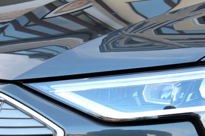 Luces diurnas vs faros delanteros: diferencias clave