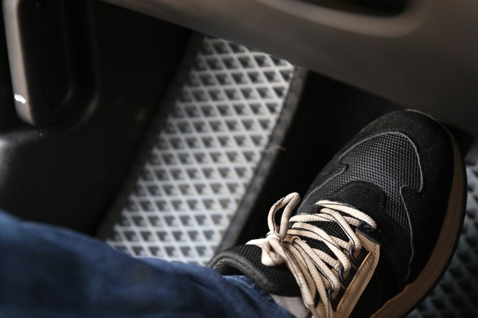 Consejos de conducción para prolongar la vida de los frenos