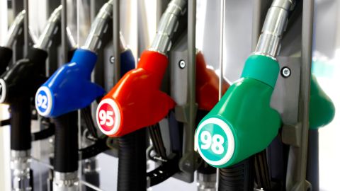 Gasolina 95 vs 98: ¿qué le ocurre a un híbrido al mezclarlas?