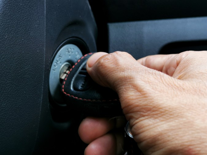 cuanto cuesta el remplazo del arrancador de un carro