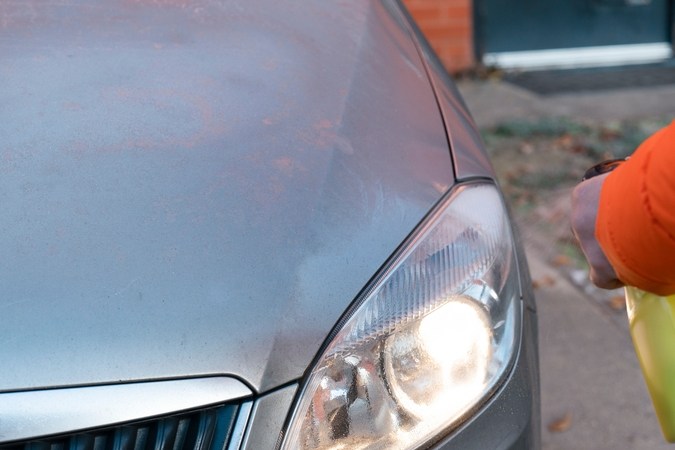 Restaura tus faros con un producto que ya tienes en casa