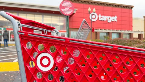 Niña de 8 años condujo 25 minutos hasta Target