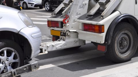 que pasa si no saco mi carro del corralón