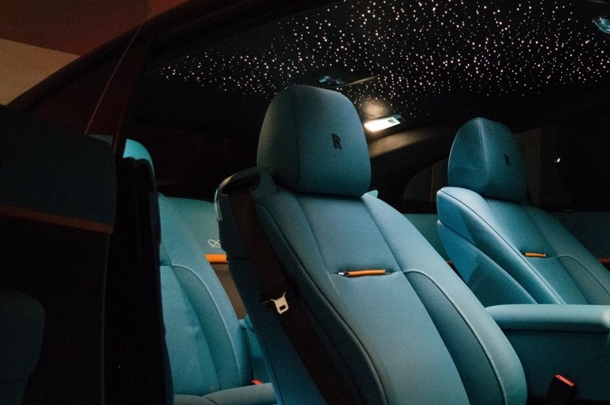 Tiktoker desvela el lujo del asiento trasero de un Rolls-Royce