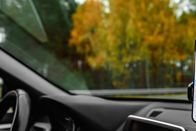 Soportes de teléfono: ¿comodidad o peligro oculto?