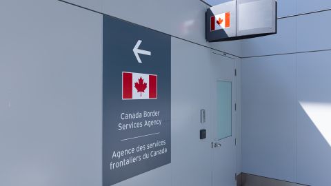 ¿Puedo entrar a Canadá con un DUI?