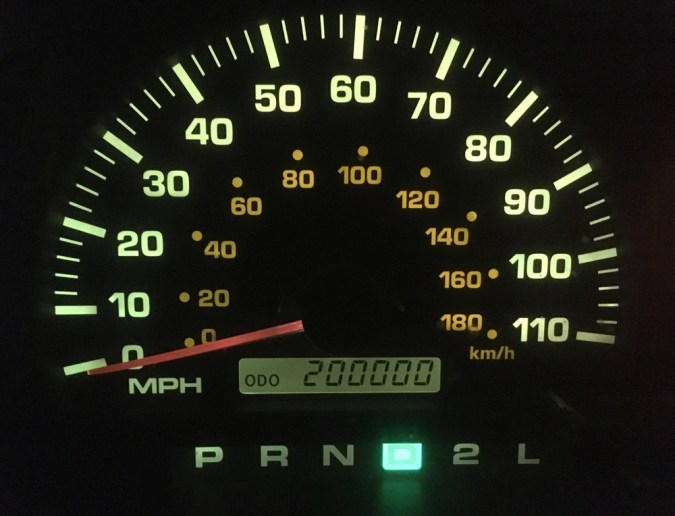 ¿Es recomendable comprar un carro con 200 mil millas?
