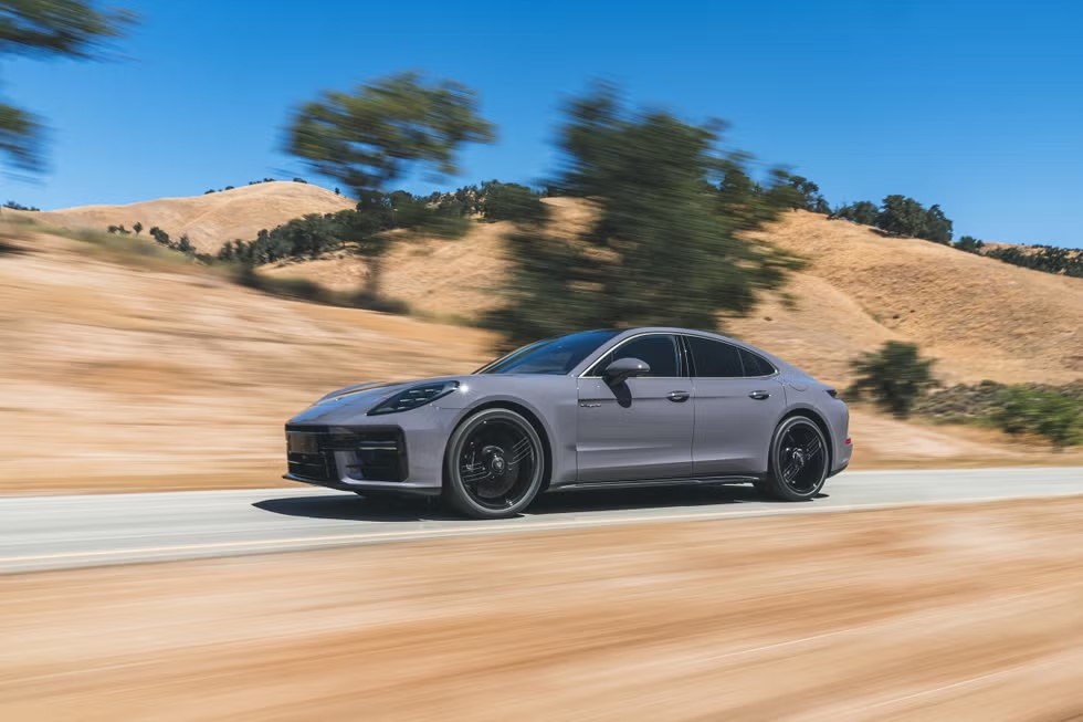 2025-porsche-panamera-turbo-s-e-hybrid