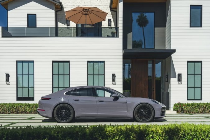 2025-porsche-panamera-turbo-s-e-hybrid