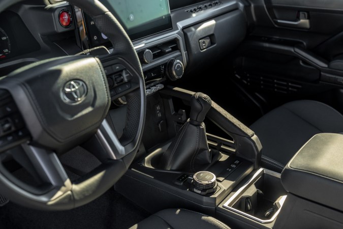 Toyota mantiene la única pick-up manual del mercado en 2025