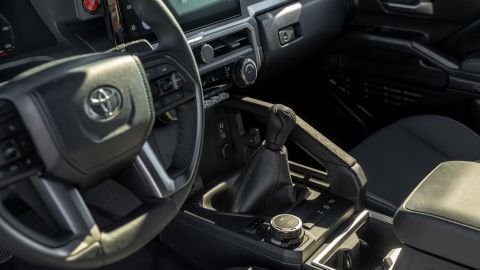 Toyota mantiene la única pick-up manual del mercado en 2025