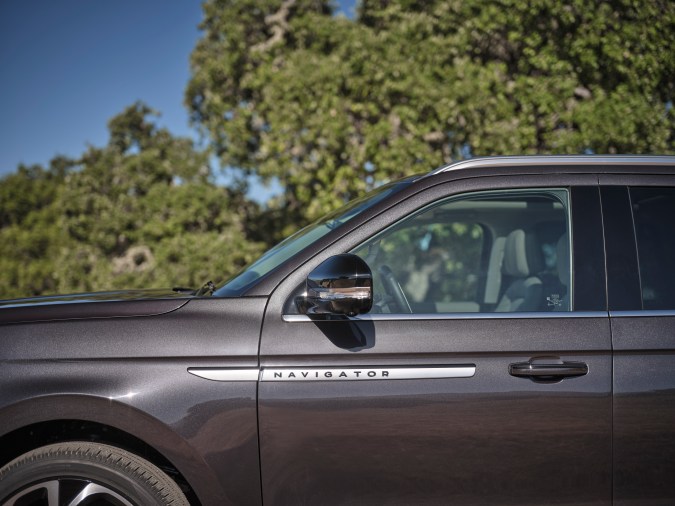 Lincoln Navigator 2025: lujo de seis cifras