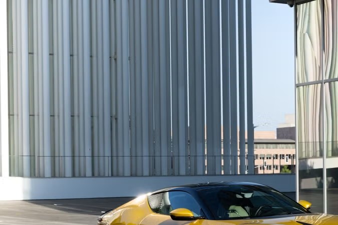 2025-ferrari-12cilindri-