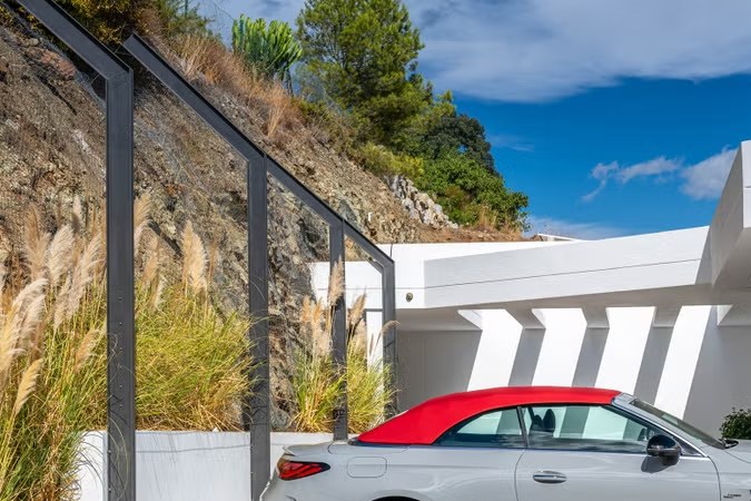 2025-mercedes-amg-cle53-cabriolet