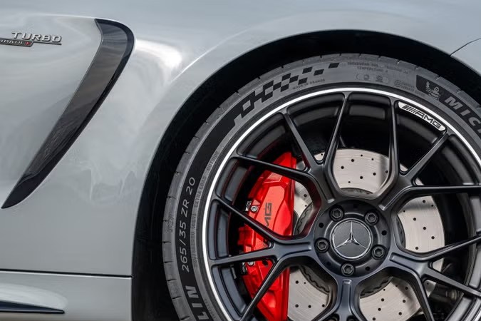 2025-mercedes-amg-cle53-cabriolet