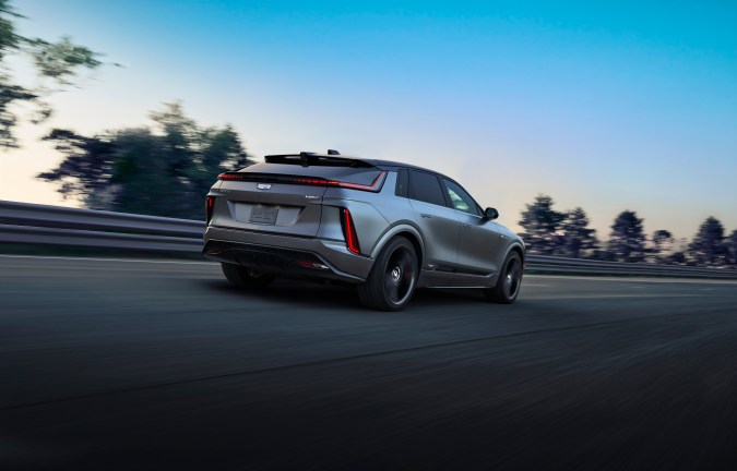 Cadillac da una pequeña muestra del Lyriq - V 2026