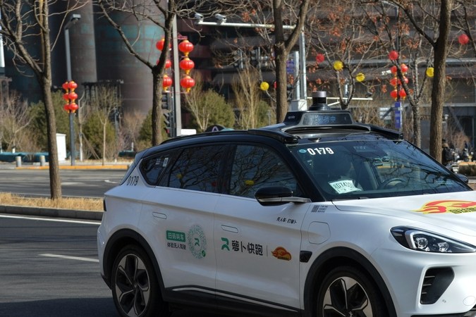 Más allá de Tesla: los jugadores en el mercado de robotaxis