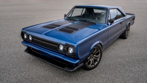 Mopar presenta el clásico Plymouth GTX 1967, con motor eléctrico