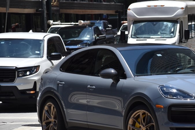 Mark Zuckerberg crea el primer monovolumen de Porsche