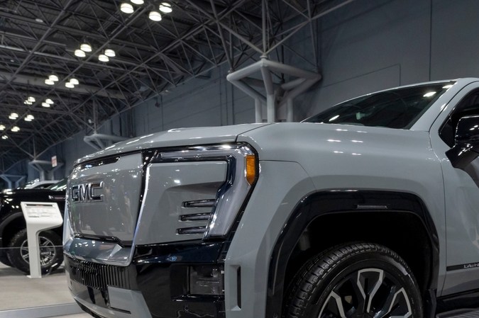 1500 Tungsten vs Sierra Denali: ¿Cuál pickup de lujo elegir?