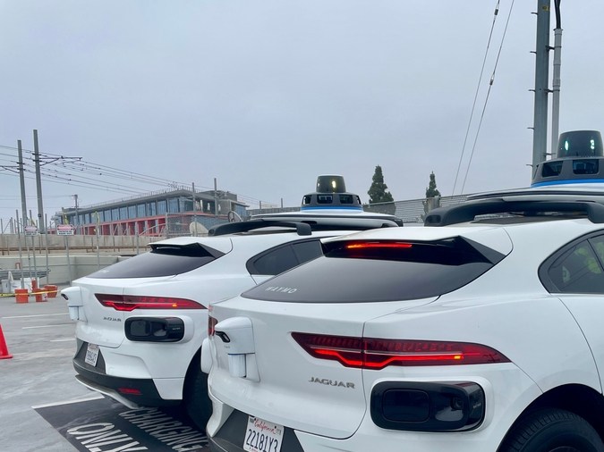 Más allá de Tesla: los jugadores en el mercado de robotaxis