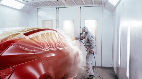 El color de tu coche influye en el costo de reparación: descubre por qué