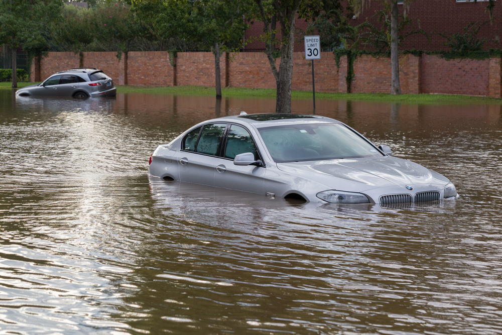 ¿Qué hacer si te encuentras en una inundación conduciendo?