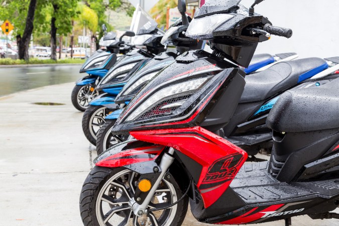 cuantos son 50cc de motor a mph en una motocicleta