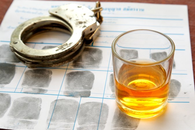 Pagar ticket por tomar alcohol en texas