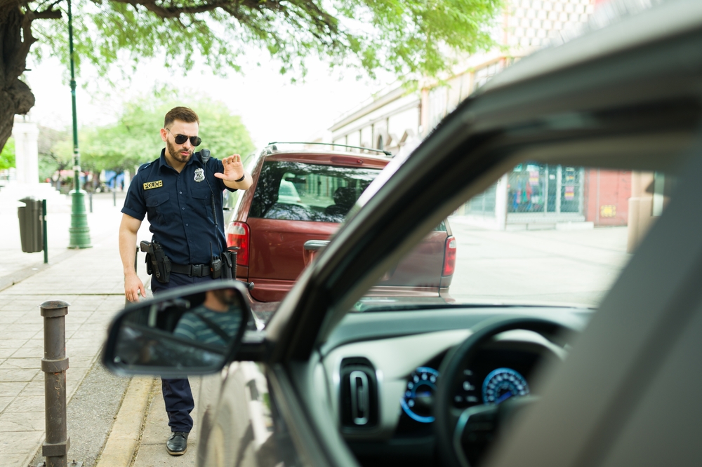 La Policía registra mi auto sin orden: ¿qué derechos tengo?