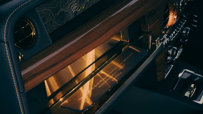 Rolls-Royce Phantom Goldfinger, un homenaje al film de 1964