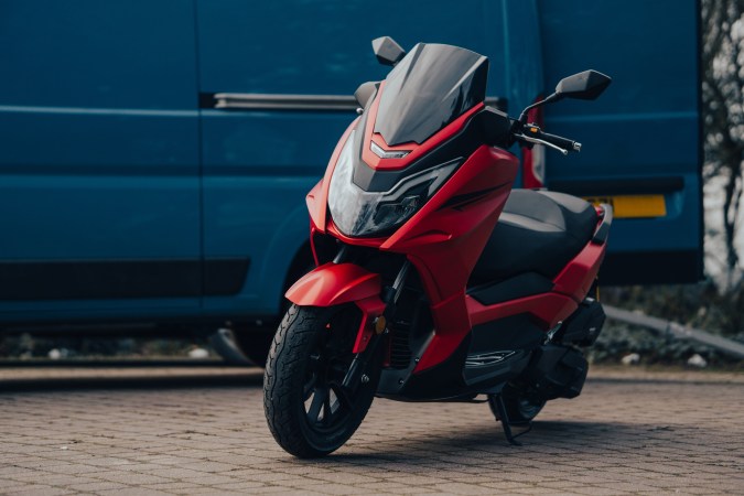 cuantos son 50cc de motor a mph en una motocicleta